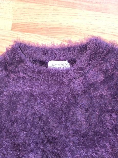 Dievčenský pulovrr, 146