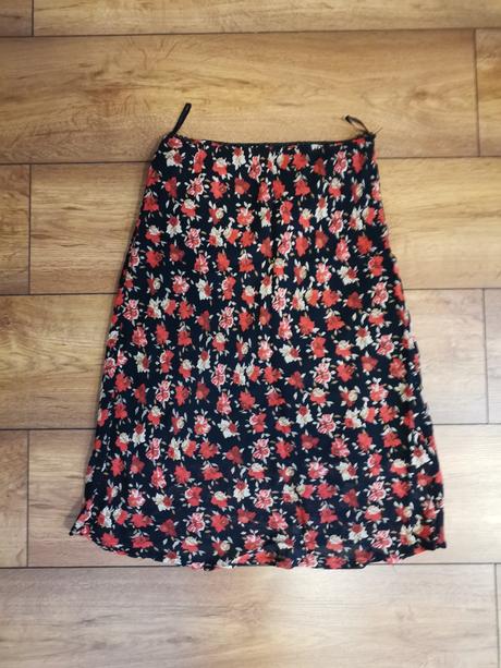 Letná suknicka po kolená, m