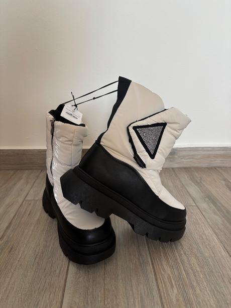 Snehule nové s visačkou, 38