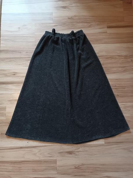 Dámska hrubšia sukňa, s