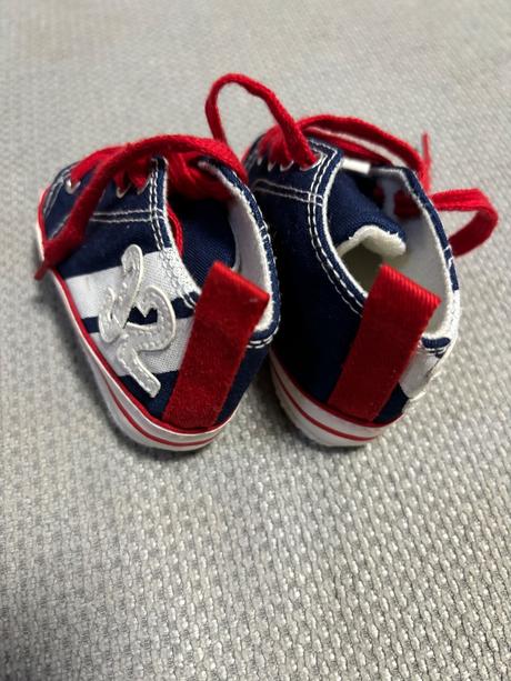 Capačky tenisky, 17