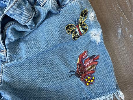 Kratase s vysivkami, next,128