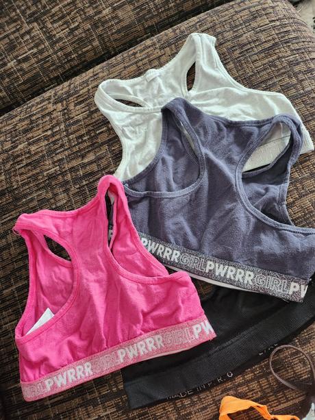 Sportove podprsenky, 146