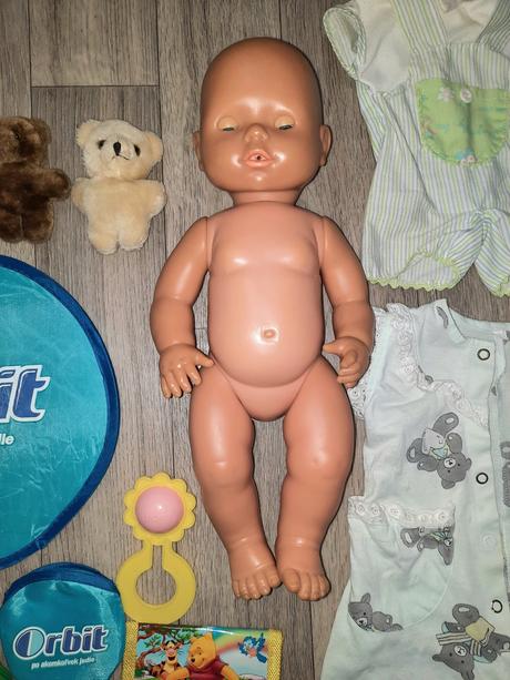 Bábika - bábätko s vecičkami a hračkami,