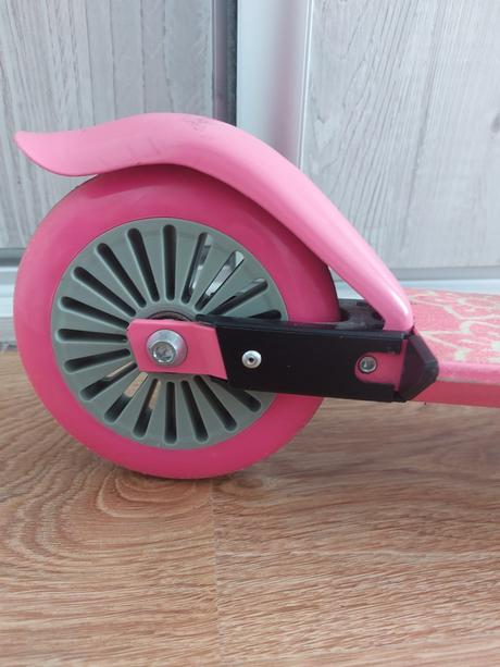 Skladacia kolobežka alert, 