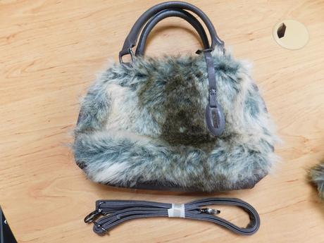 Kabelka s kožušinkou, 