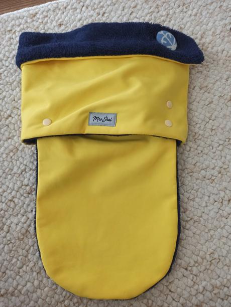 Nákrčník mrs. shal, 