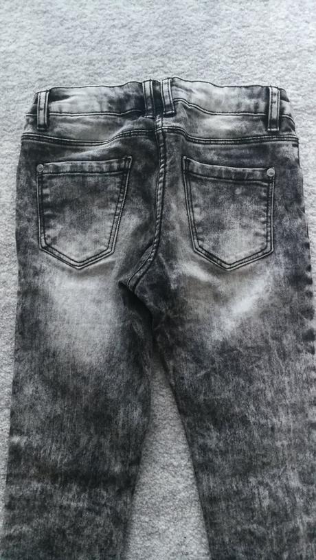 Čierne rifle 8-9 r, h&m,134