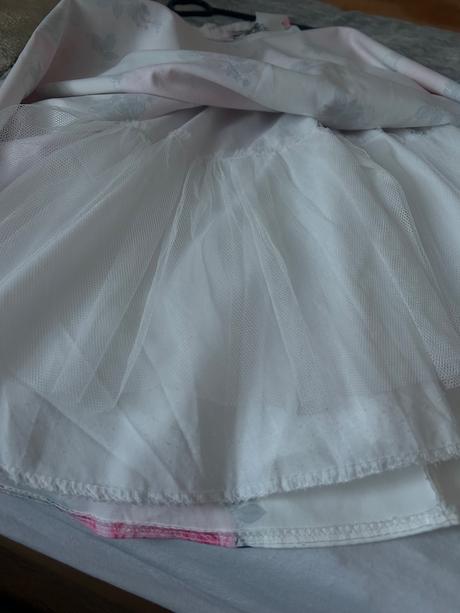 Spoločenské šaty, 134