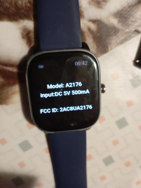 Hodinky amazfit minimálne používané,