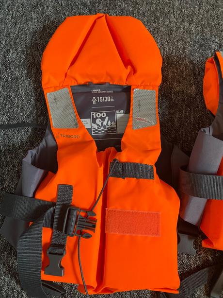 Zachranna vesta decathlon 2ks, s