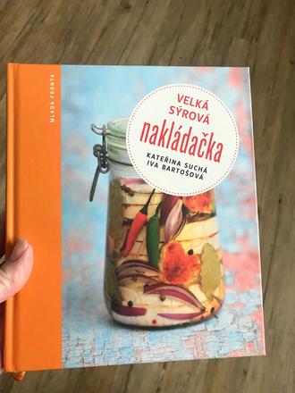 Veľká sýrová nakládačka,