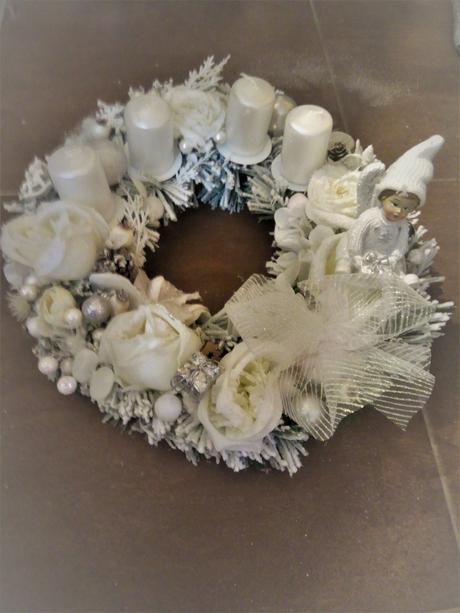 Biely adventný venček, 