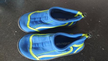 Predám topánky do vody, 30