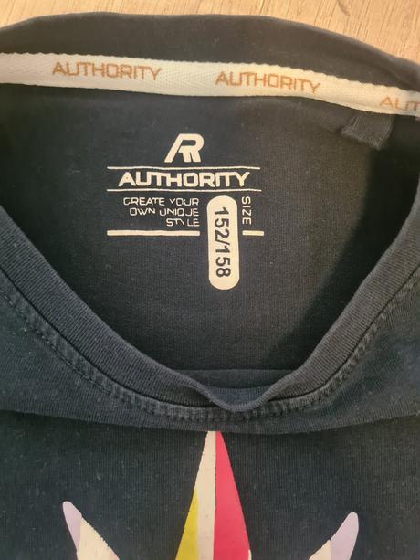 Kratke tricko, authority,152