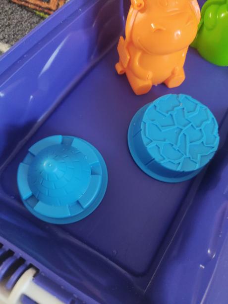 Formičky a krabica na hru s kinetickým pieskom, 