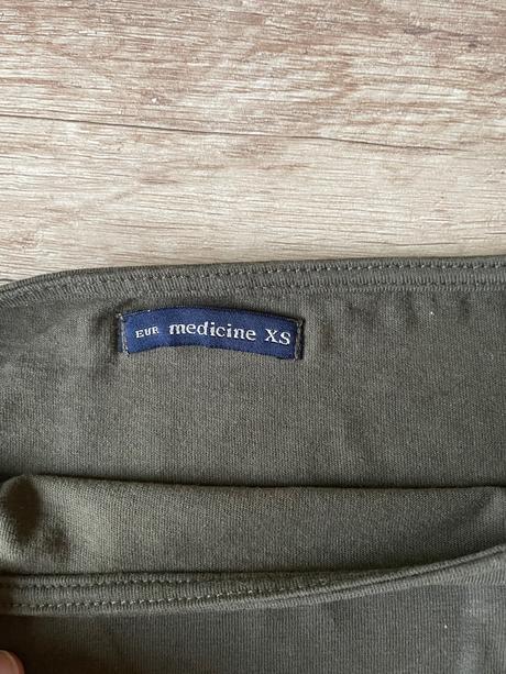 Krásne tričko na šnurovanie, xs