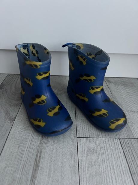 Gumáky 22/23, sinsay,23