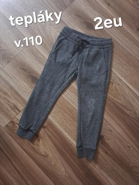Tepláky, 110