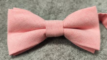 Chlapčenský motýlik,