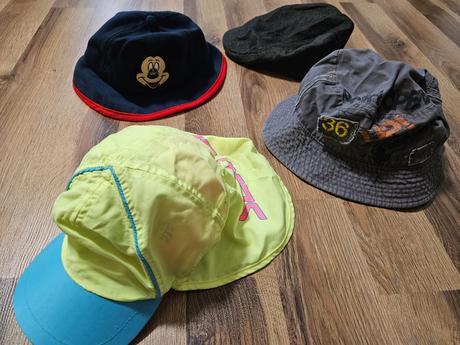 Čiapky na leto, 104