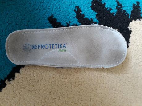 Protetika tenisky, 26