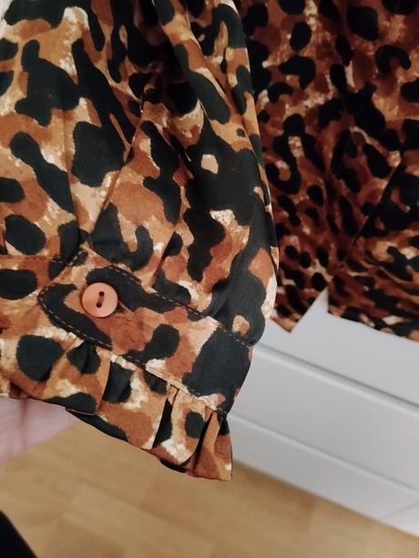 Saténová leopardia blúzka pieces - animal print, s