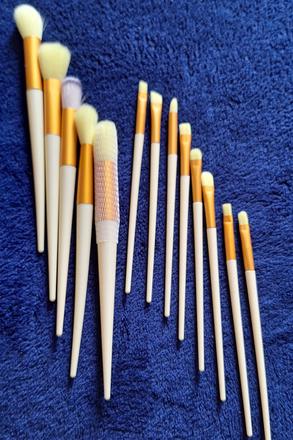 Sada štetcov žltá,