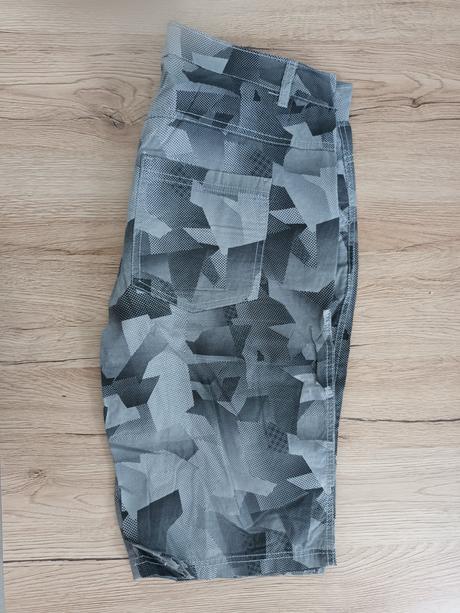 Šortky, chapter young,170