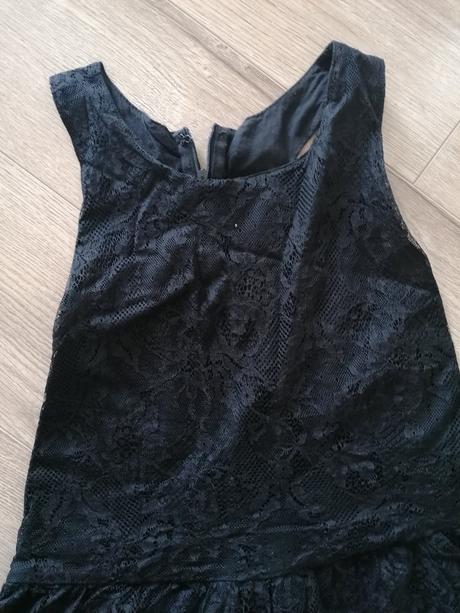 Čipkované šaty, s