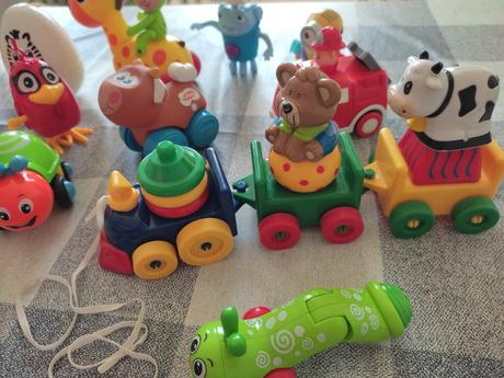 14x interaktivne hracky, 