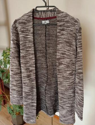 Hnedý kardigan, 44