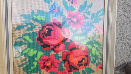 Rucne šiti obraz ruže., 