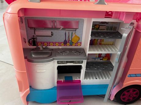 Barbie karaván,