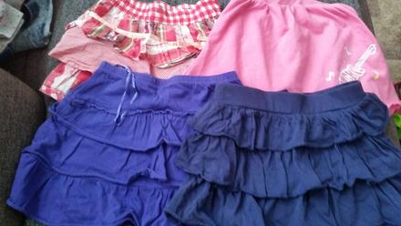 4suknicky 110-116cena spolu 10eur, 104