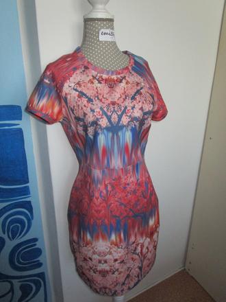 2677. značkové šaty, zara,l