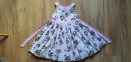 Šaty slávnostné, 110