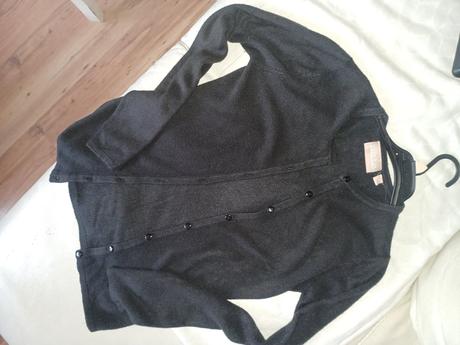 Elegantný svetrik, s