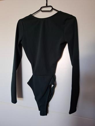 Body s odhaleným chrbtom, s