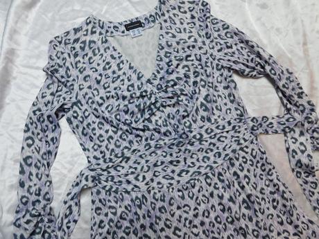 Luxusne velmi pekne šaty, 42