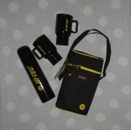 Taška, termoska hi-tec s hrnčekmi, 