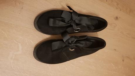 Topanky so stuzkovymi snurkami, 39