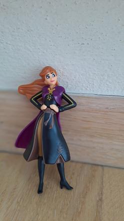 Postavička anny z frozen, 