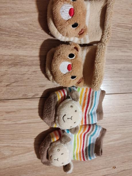 Hrkalkove ponožky, 17