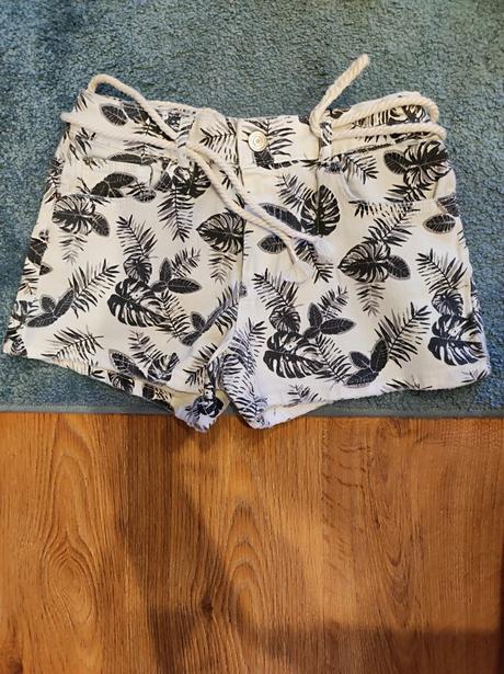 Šortky, zara,116