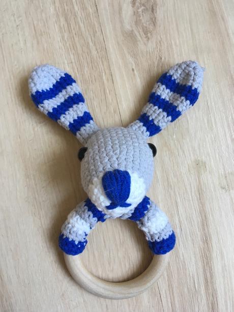 Háčkovaná hrkálka,