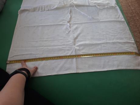 Cisto biela obliecka na zavazovaciu perinku,