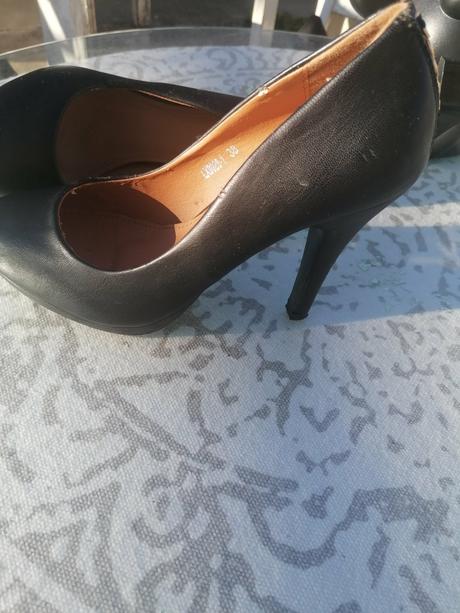 Lodičky s ozdobnou retiazkou, 38