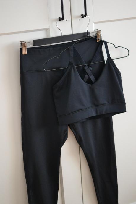 Čierna športová súprava l, l