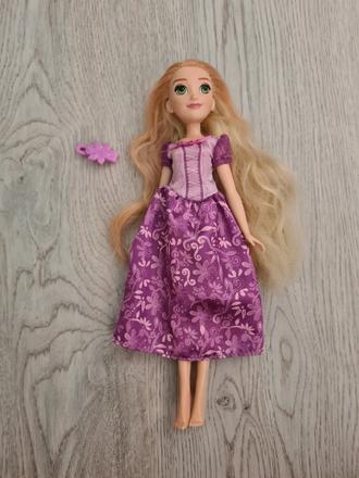 Barbie zlatovláska,